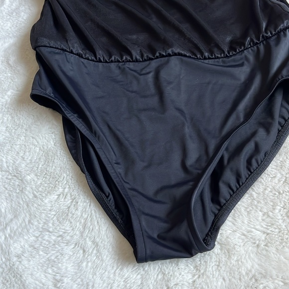 Magic suit black swim skirt size 12 worn once. - Picture 4 of 4